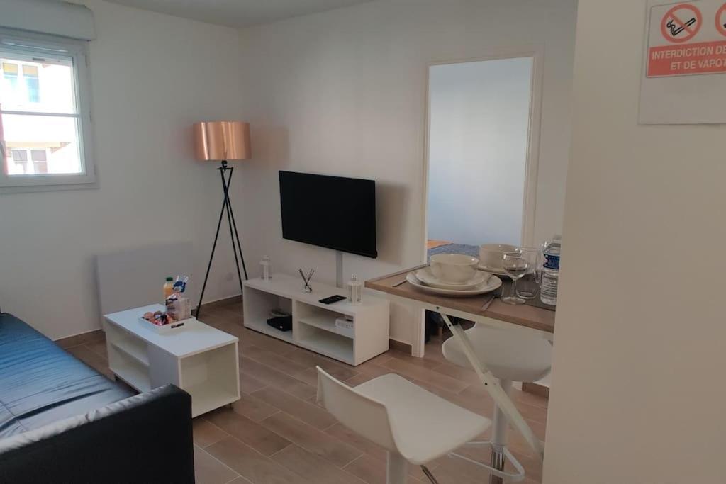 Appart Cosy Auber Porte De Paris โอแบวีลีเย ภายนอก รูปภาพ